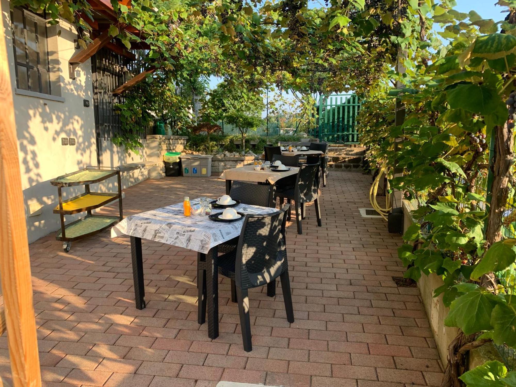 Bed & Breakfast Indi Thelar Villa Guardia Dış mekan fotoğraf